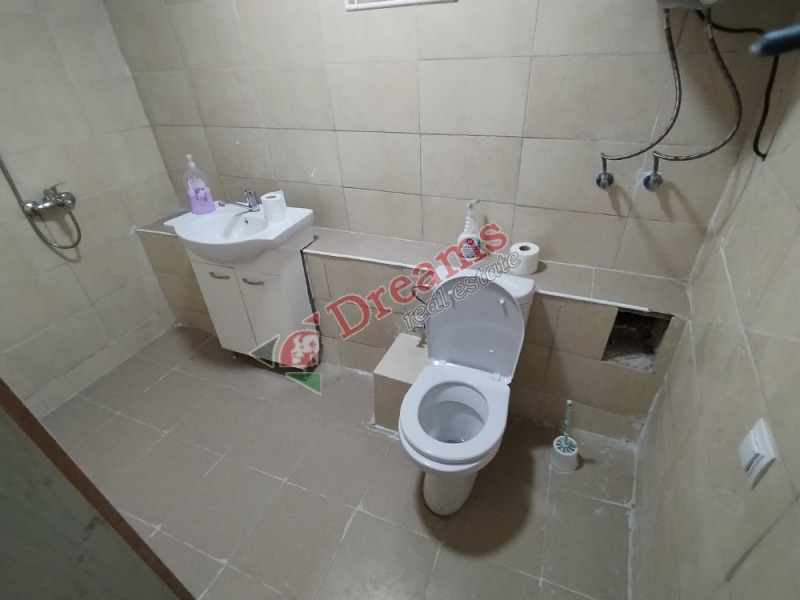 Дава под наем КЪЩА, с. Бураново, област Кюстендил, снимка 12 - Къщи - 53338187