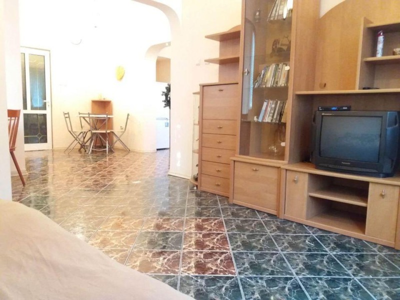 В оренду  1 спальня София , Център , 80 кв.м | 42650701