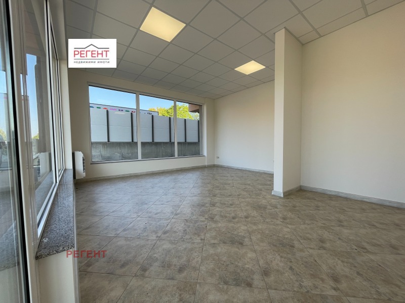 Da affittare  Negozio Gabrovo , Trendafil 1 , 55 mq | 24734187