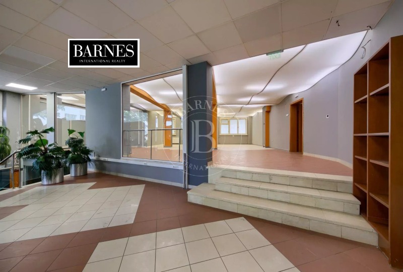 Til leje  Butik Sofia , Strelbishte , 556 kvm | 46159030