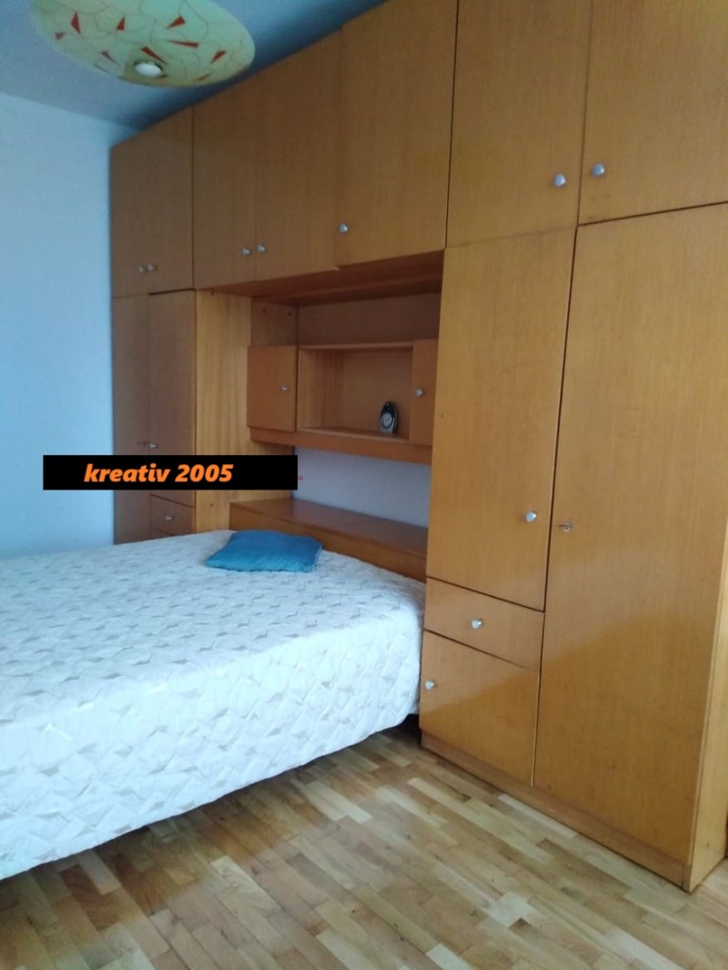 Издаје се  2 спаваће собе Софија , Центар , 82 м2 | 86758238 - слика [3]