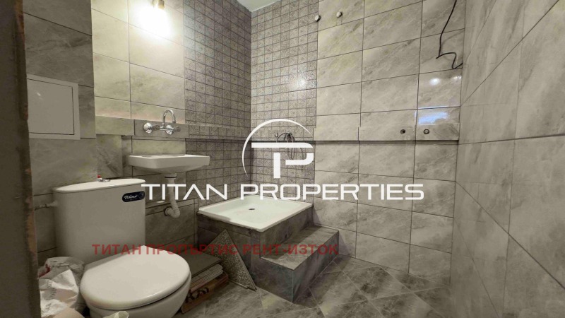 Дава под наем МАГАЗИН, гр. Бургас, Братя Миладинови, снимка 2 - Магазини - 52535019