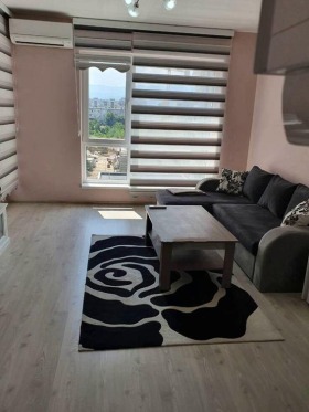 1 soverom Hristo Smirnenski, Plovdiv