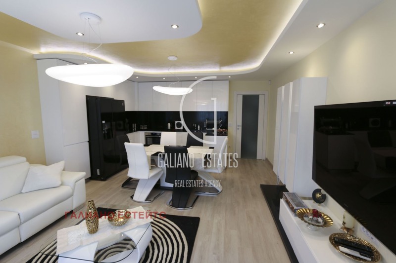 Издаје се  2 спаваће собе Софија , Центар , 119 м2 | 99866160