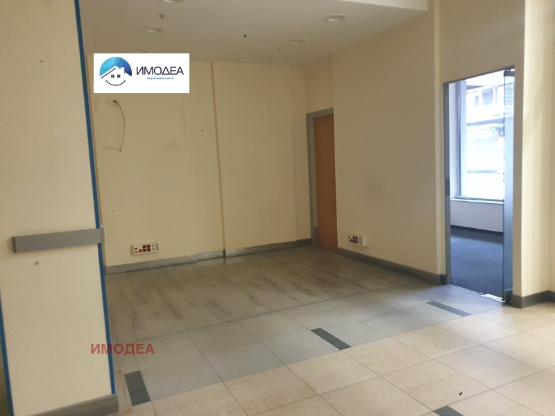 Дава под Наем ОФИС в град Велико Търново, Център - 117 кв.м / 3 000 € » 5 867.49 лв., ИМОДЕА