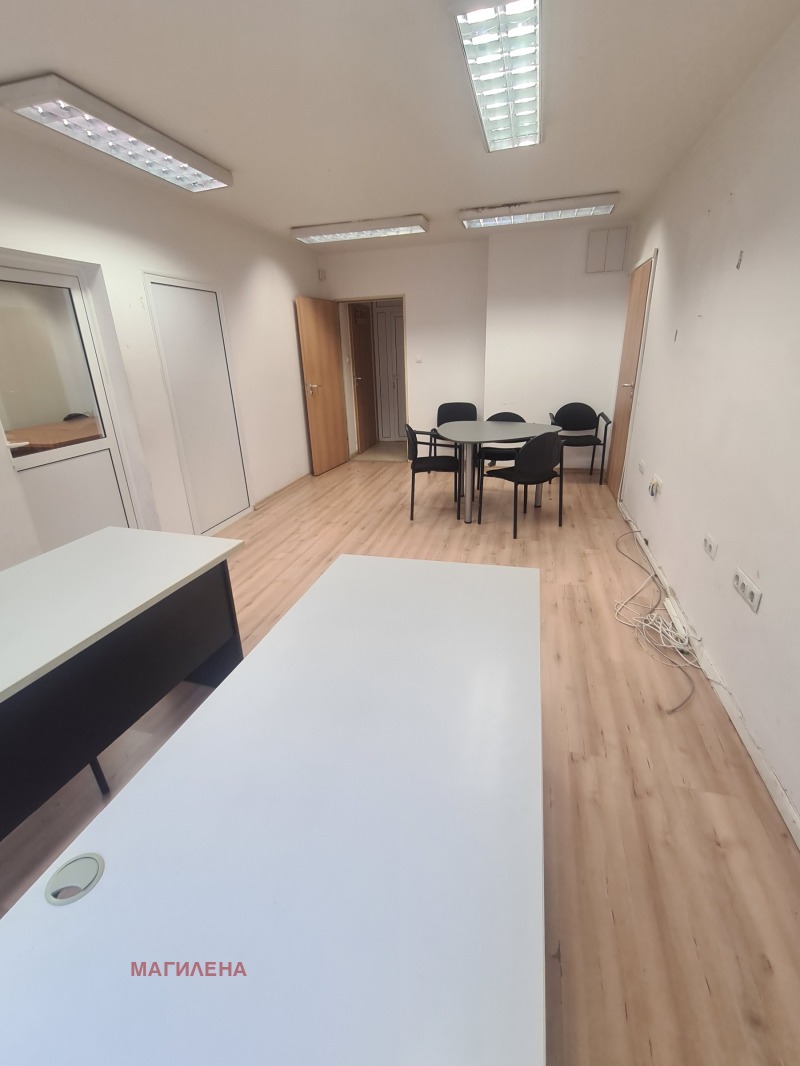 Дава под наем  Офис град Пловдив , Гагарин , 120 кв.м | 23346600 - изображение [2]