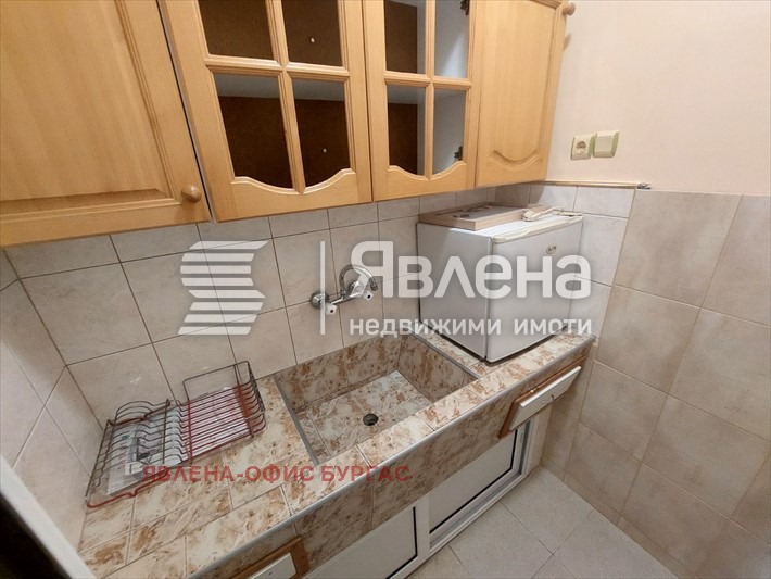 Дава под наем ЕТАЖ ОТ КЪЩА, гр. Поморие, област Бургас, снимка 13 - Етаж от къща - 53330372