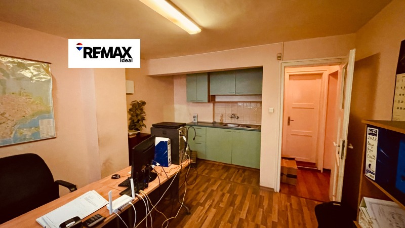 Дава под Наем ОФИС в град Варна, Чаталджа - 50 кв.м / 390 € » 762.77 лв., РЕМАКС-ИДЕАЛ