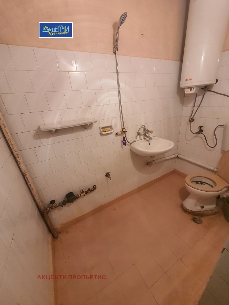 Издаје се  3+ спаваћа соба Велико Тарново , Центар , 120 м2 | 38565551 - слика [11]