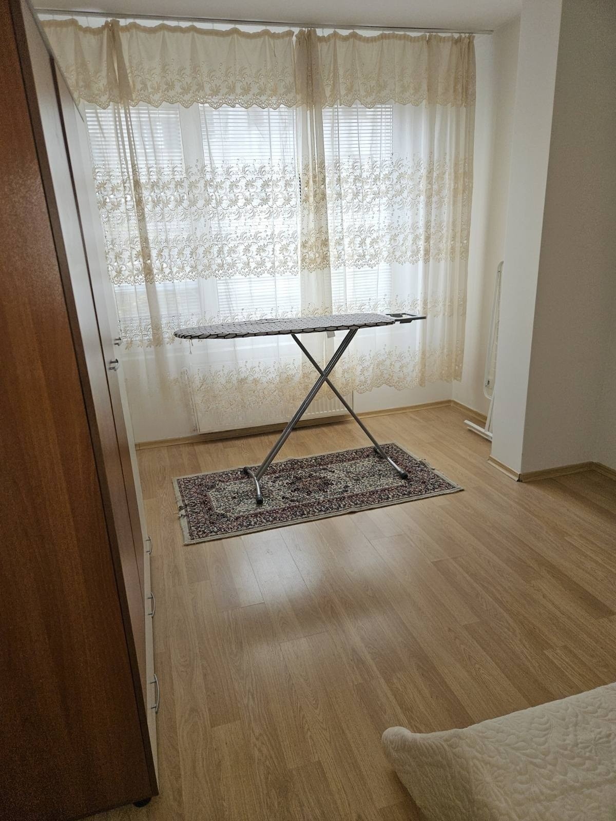 Дава под наем 2-СТАЕН, гр. София, Оборище, снимка 5 - Апартаменти - 56677802