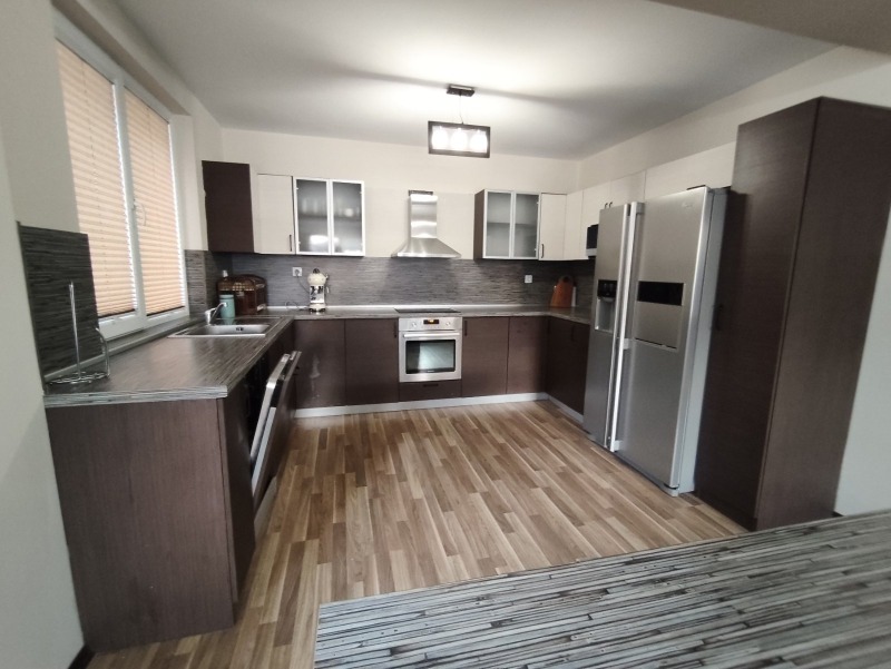 Дава под Наем КЪЩА в град Бургас, Сарафово - 205 кв.м / 1 500 € » 2 933.75 лв., ПРАЙМ РИЪЛ ЕСТЕЙТС ЕООД