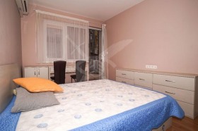 2 camere da letto Zimno kino Trakiia, Varna 8