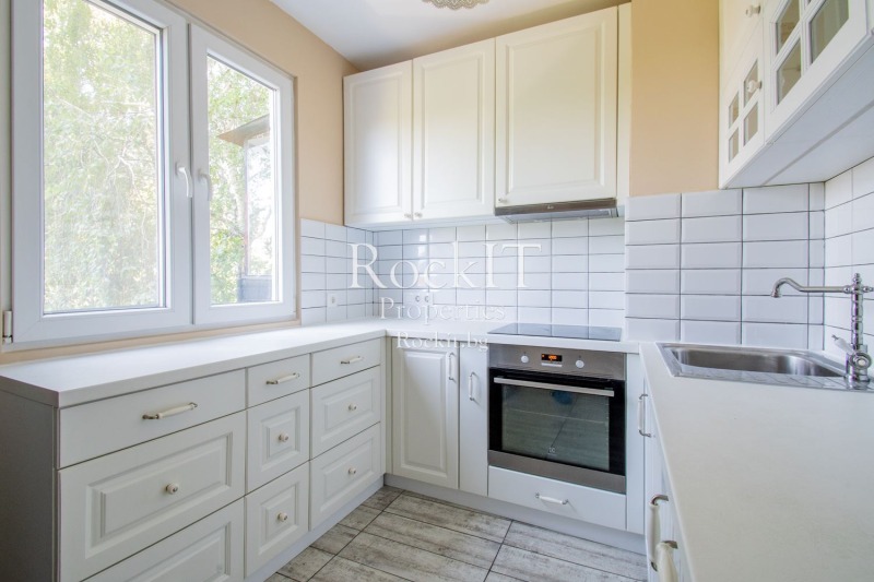 Издаје се  1 спаваћа соба Софија , Красно село , 65 м2 | 97507791