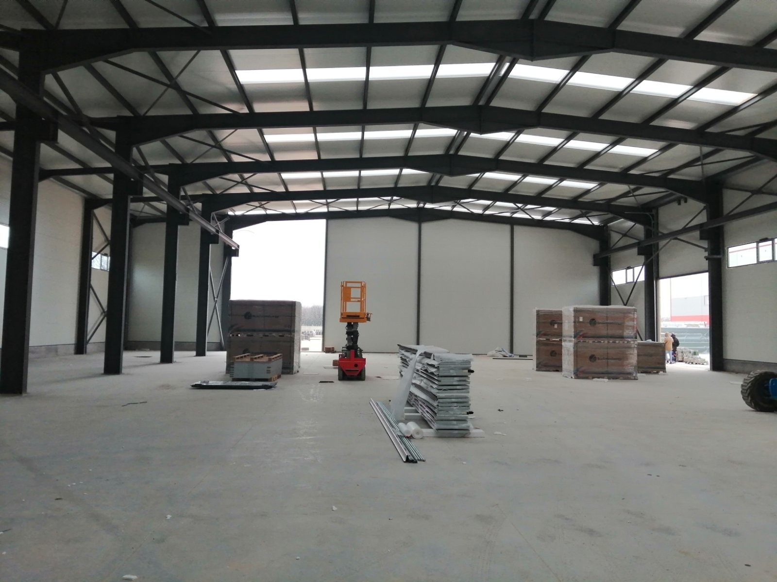 Дава под наем ПРОМ. ПОМЕЩЕНИЕ, гр. Пловдив, Индустриална зона - Юг