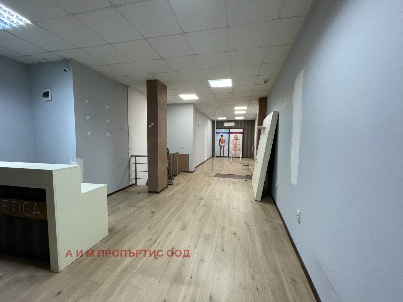Дава под Наем МАГАЗИН в град Благоевград, Идеален център - 87 кв.м / 900 € » 1 760.25 лв., А И М ПРОПЪРТИС ООД