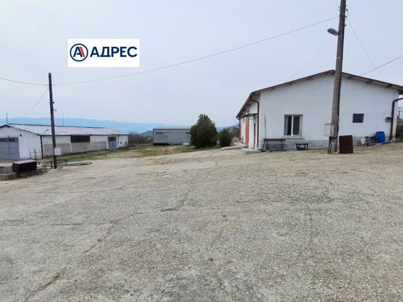 Дава под наем СКЛАД, с. Склаве, област Благоевград, снимка 12 - Складове - 53984158