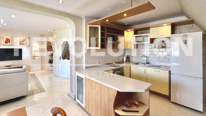 Дава под наем 3-СТАЕН, гр. Варна, Център, снимка 2 - Апартаменти - 52480824