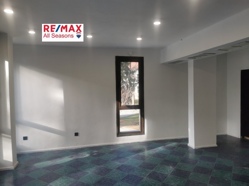 Дава под наем МАГАЗИН, гр. Разлог, област Благоевград, снимка 3 - Магазини - 53086483