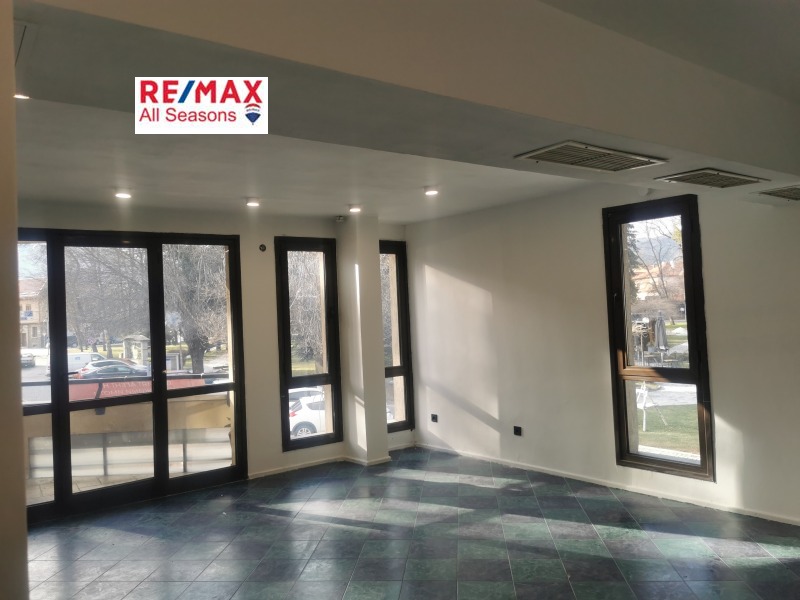 Дава под наем МАГАЗИН, гр. Разлог, област Благоевград, снимка 12 - Магазини - 53086483