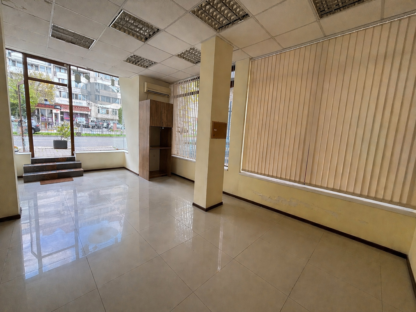 Дава под наем МАГАЗИН, гр. Варна, Център, снимка 2 - Магазини - 54264360