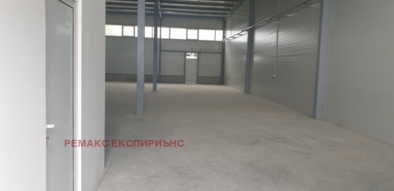 Дава под наем  Склад град Пловдив , Индустриална зона - Изток , 450 кв.м | 69714094 - изображение [5]