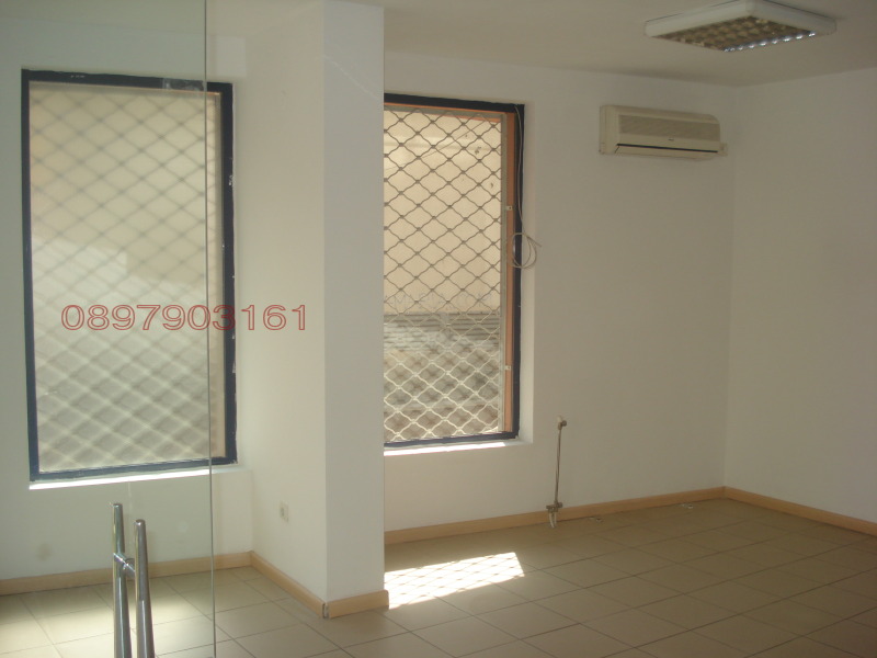 A louer  Boutique Sofia , Gotse Deltchev , 53 m² | 28663310 - image [3]