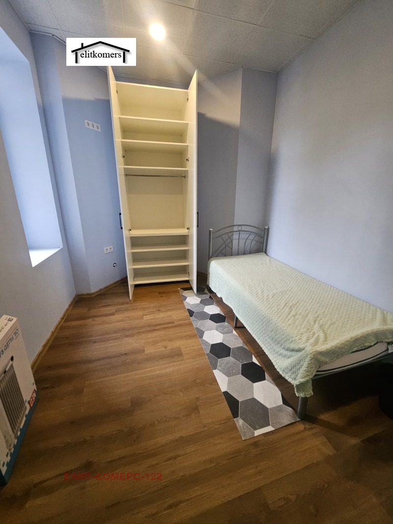 Kiadó  Stúdió Sofia , Bankja , 20 négyzetméter | 46385592 - kép [2]