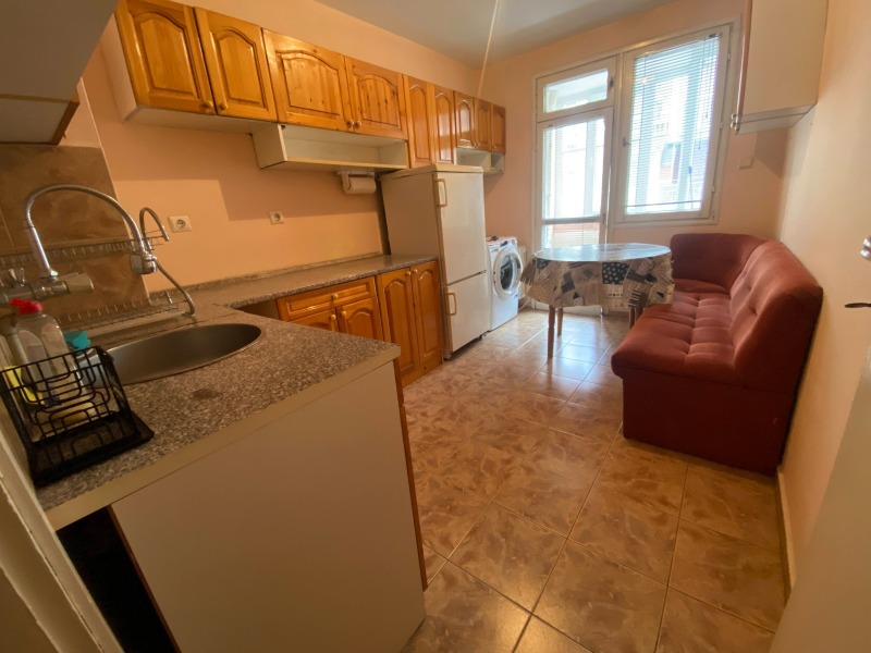 Zu vermieten  1 Schlafzimmer Ruse , Zentar , 72 qm | 24648537