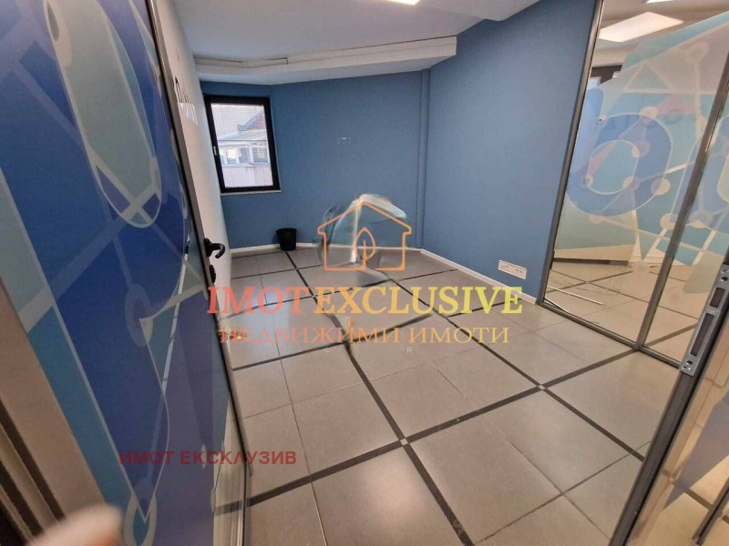 Da affittare  Ufficio Plovdiv , Karshiiaka , 458 mq | 32297885 - Immagine [7]