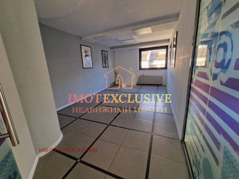 Da affittare  Ufficio Plovdiv , Karshiiaka , 458 mq | 32297885 - Immagine [5]