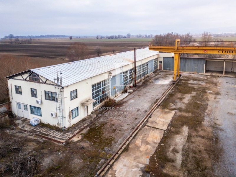 För uthyrning  Industribyggnad Sofia , Negovan , 2700 kvm | 81227602 - bild [3]