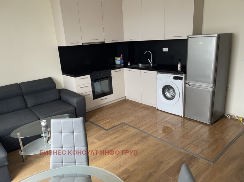 För uthyrning  1 sovrum Sofia , Reduta , 65 kvm | 48461538 - bild [2]