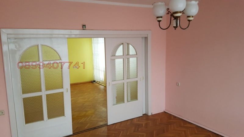 Дава под наем 4-СТАЕН, гр. Добрич, Център, снимка 4 - Апартаменти - 52895897