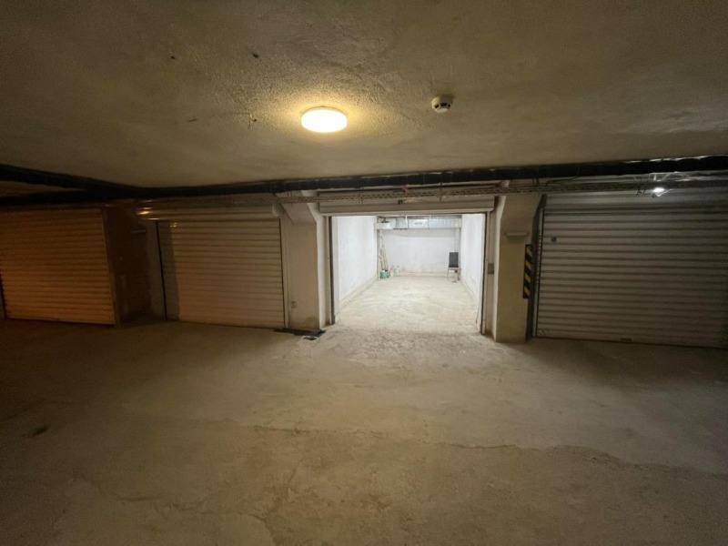 Дава под наем ГАРАЖ, ПАРКОМЯСТО, гр. Варна, Базар Левски, снимка 3 - Гаражи и паркоместа - 53115245