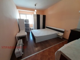 Studio Zona B-5, Sofia 1