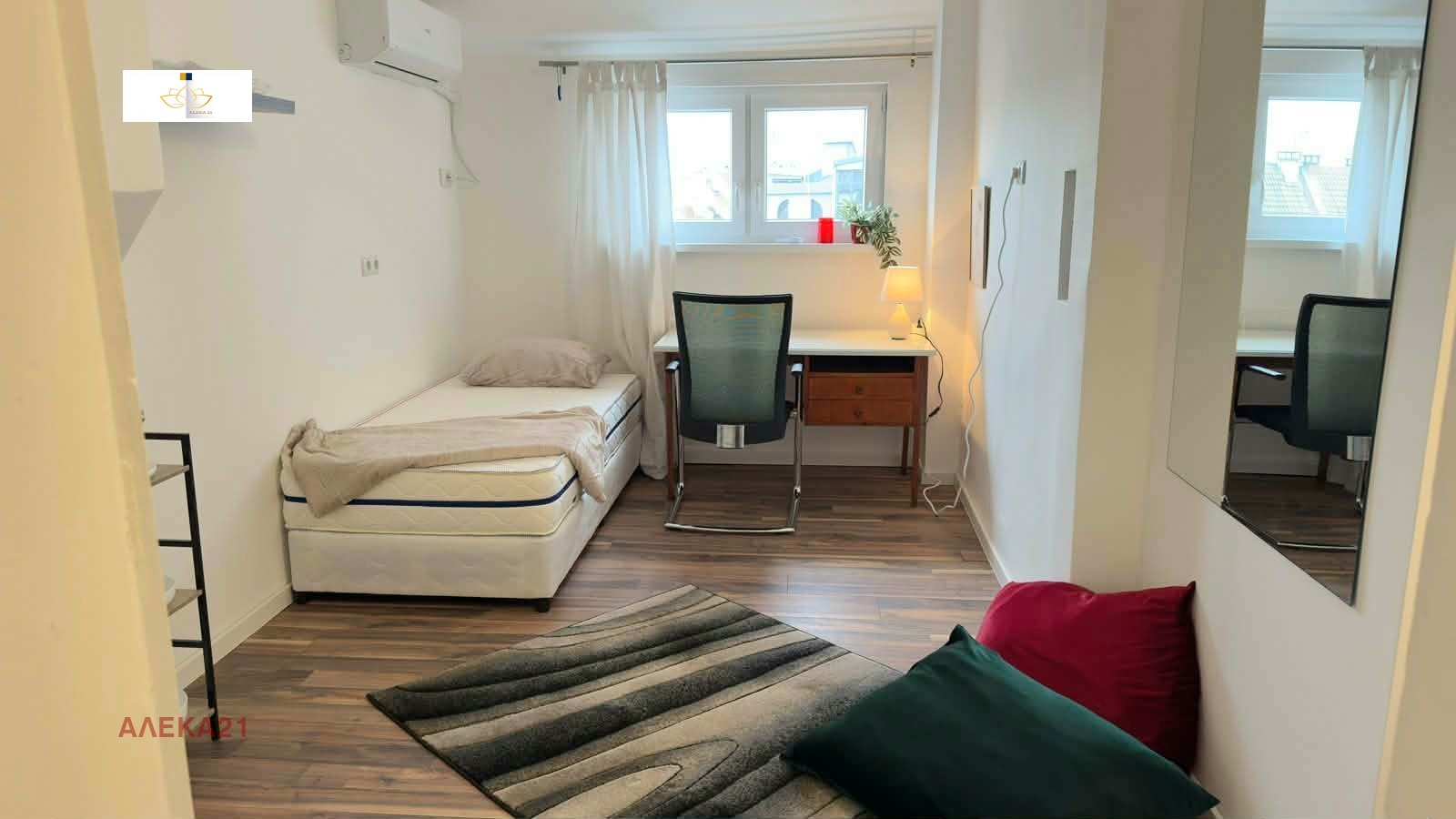 Дава под наем АТЕЛИЕ, ТАВАН, гр. София, Център