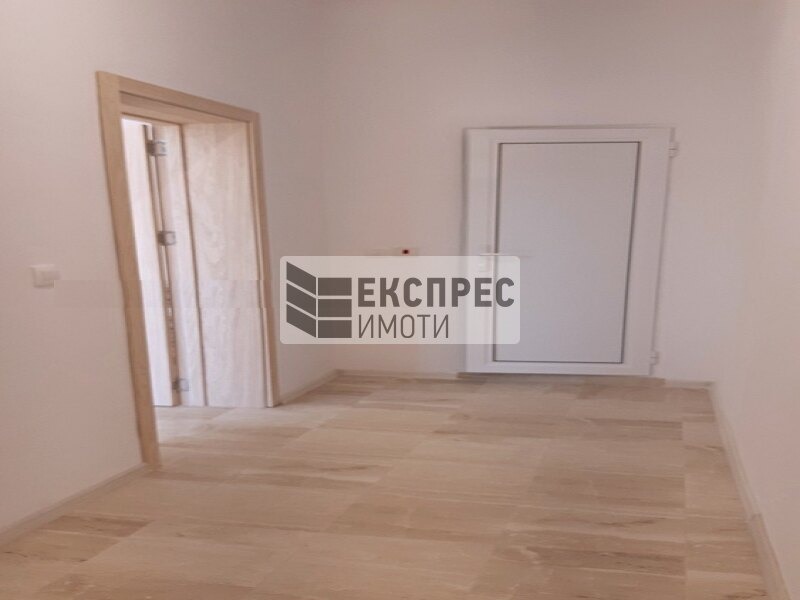 Дава под наем ОФИС, гр. Варна, Левски 1, снимка 2 - Офиси - 53994728