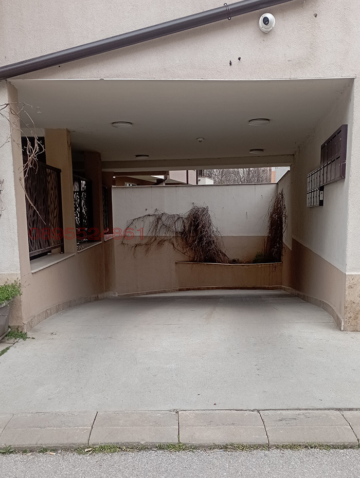 Дава под наем ГАРАЖ, ПАРКОМЯСТО, гр. София, Сухата река