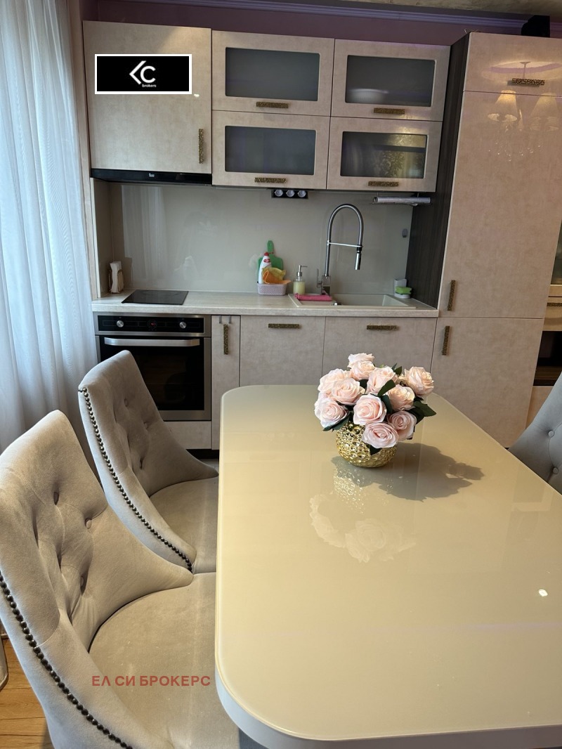 Дава под наем 4-СТАЕН, гр. София, Света Троица, снимка 11 - Апартаменти - 52587973