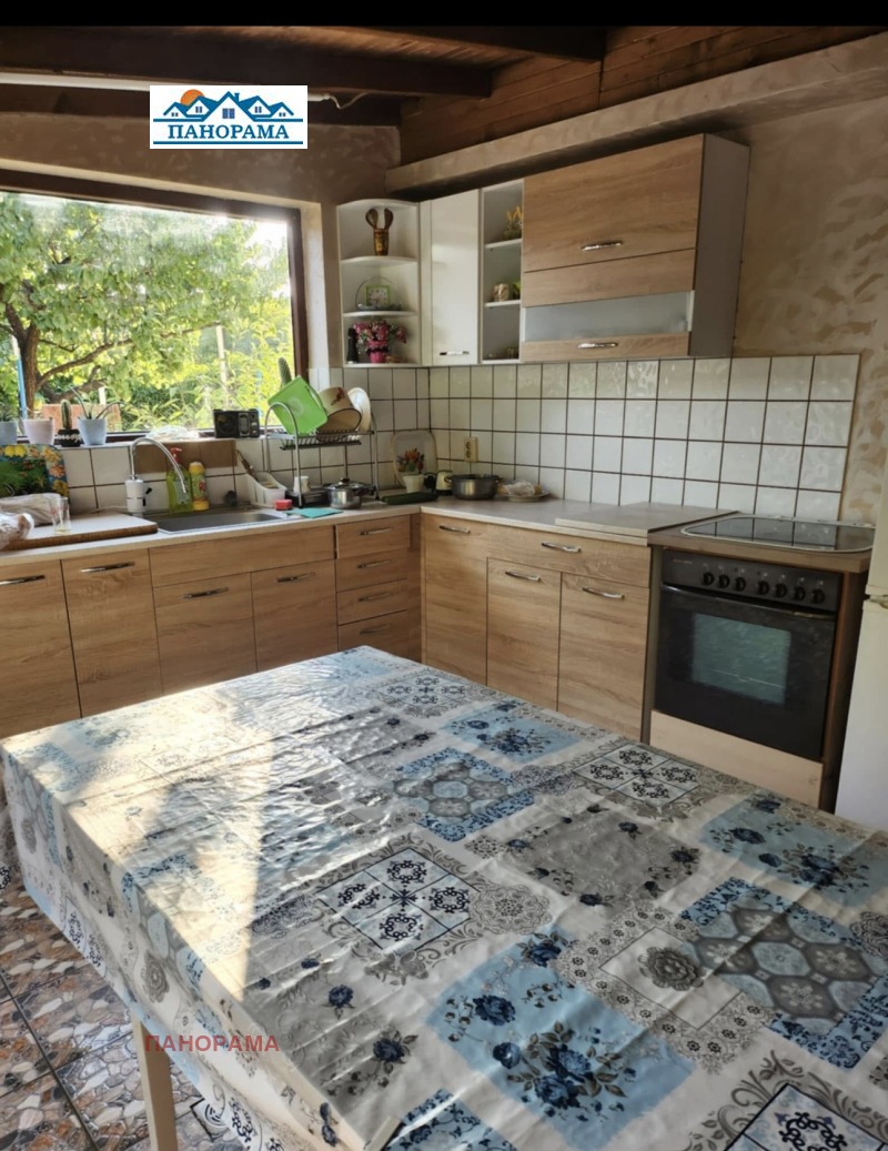 Издаје се  Кућа Пловдив , Каршијака , 60 м2 | 45191364