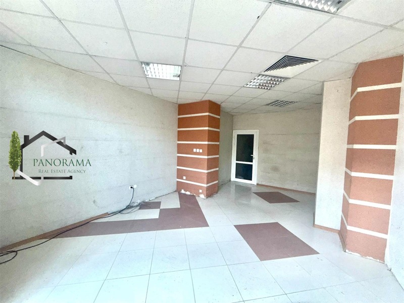 Дава под Наем ОФИС в град Шумен, Център - 100 кв.м / 770 € » 1 505.99 лв., ПАНОРАМА