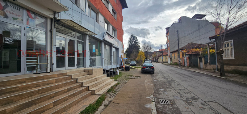 Дава под наем МАГАЗИН, гр. Кюстендил, Никола Въжаров, снимка 3 - Магазини - 52785950