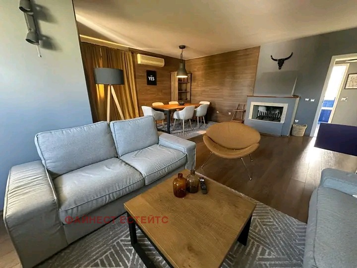 Дава под наем  4-стаен град София , Изток , 150 кв.м | 99556345