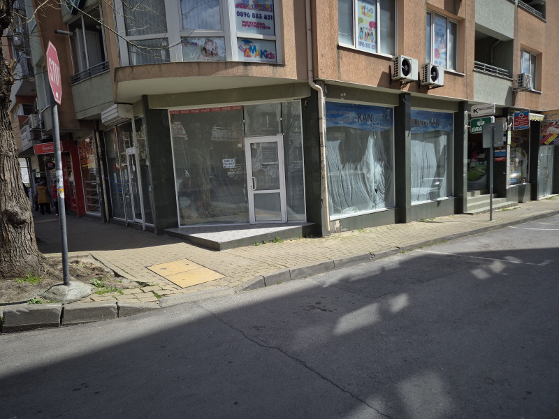 Дава под Наем МАГАЗИН в град Стара Загора, Център - 41 кв.м / 1 000 € » 1 955.83 лв., ГЕО - БУЛ ИМОТИ