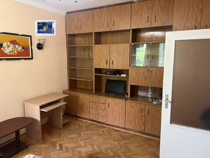 De inchiriat  1 dormitor Plovdiv , Țentâr , 60 mp | 14412216 - imagine [5]