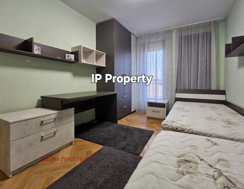 Дава под наем 4-СТАЕН, гр. София, Зона Б-5, снимка 12 - Апартаменти - 52840350