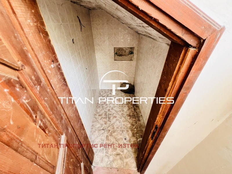 Дава под наем МАГАЗИН, гр. Бургас, Център, снимка 7 - Магазини - 53228609