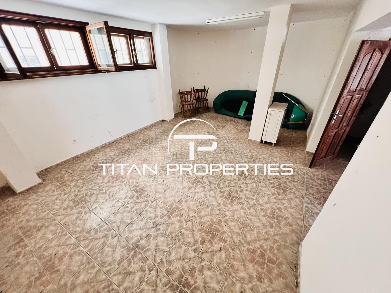 Дава под наем МАГАЗИН, гр. Бургас, Център, снимка 4 - Магазини - 53228609