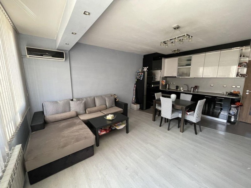 A louer  2 chambres Sofia , Iztok , 92 m² | 48198633 - image [2]
