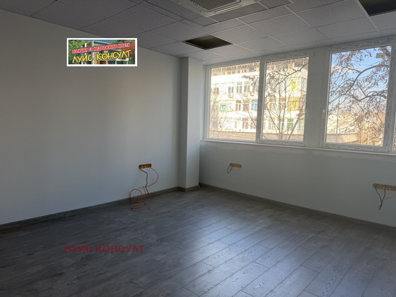 Дава под наем ОФИС, гр. Монтана, Идеален център, снимка 3 - Офиси - 52074800